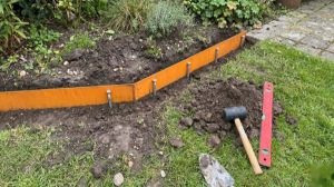 Poser une bordure corten, mode d'emploi