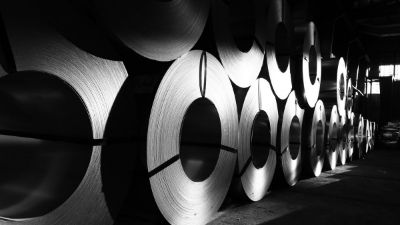 Prix aluminium et inox en 2026 : volatilité, causes et comment protéger vos projets